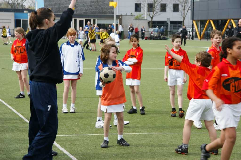 Korfbal E2 10 april 2010 -9.JPG